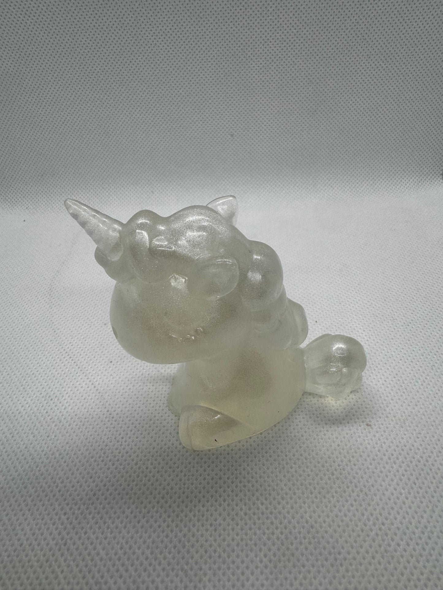Statuette licorne blanche