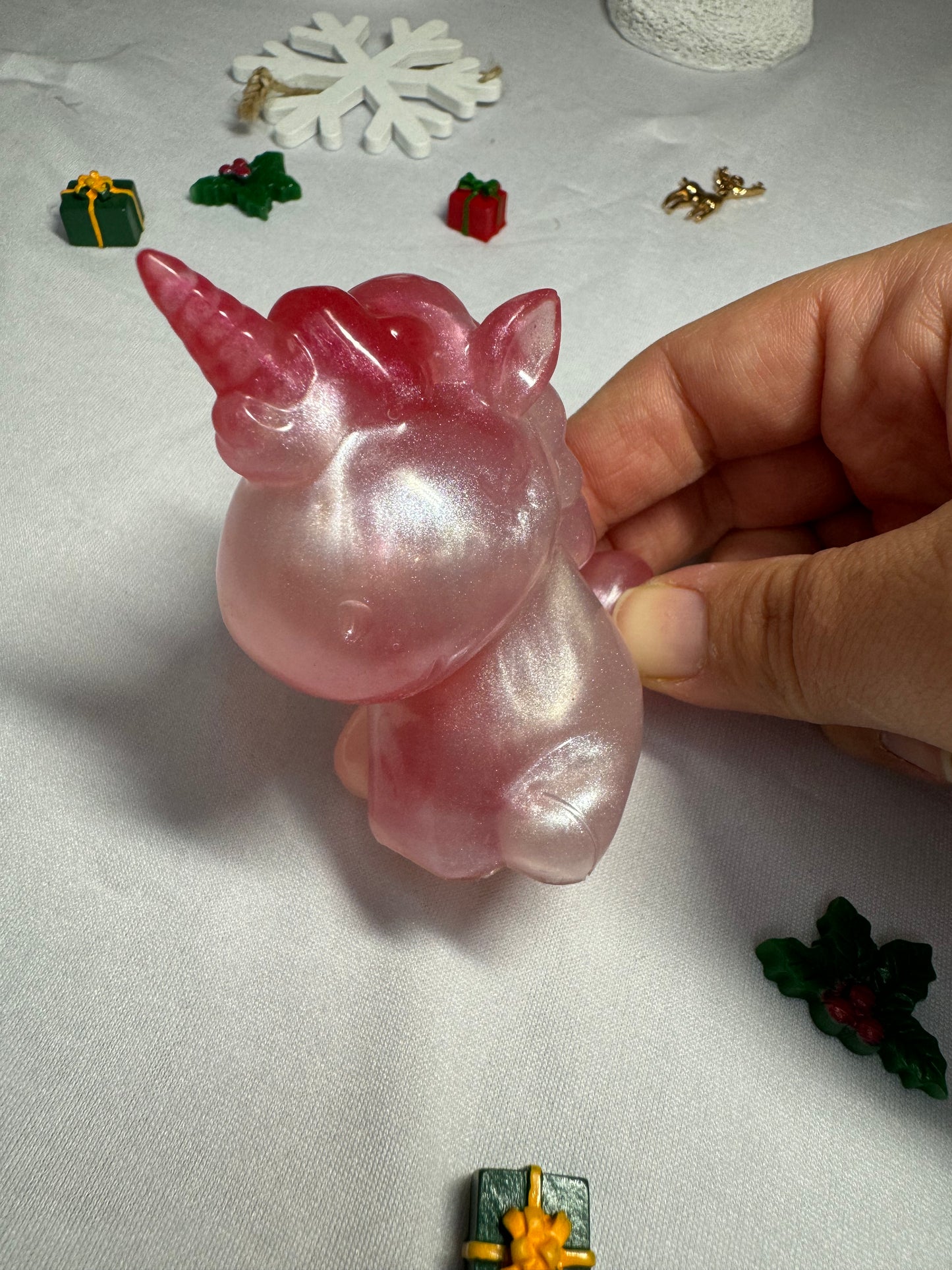 🦄 Mini Statuette Licorne Nacrée - Noël 🎄