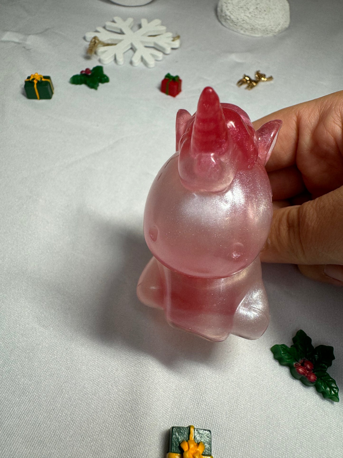 🦄 Mini Statuette Licorne Nacrée - Noël 🎄