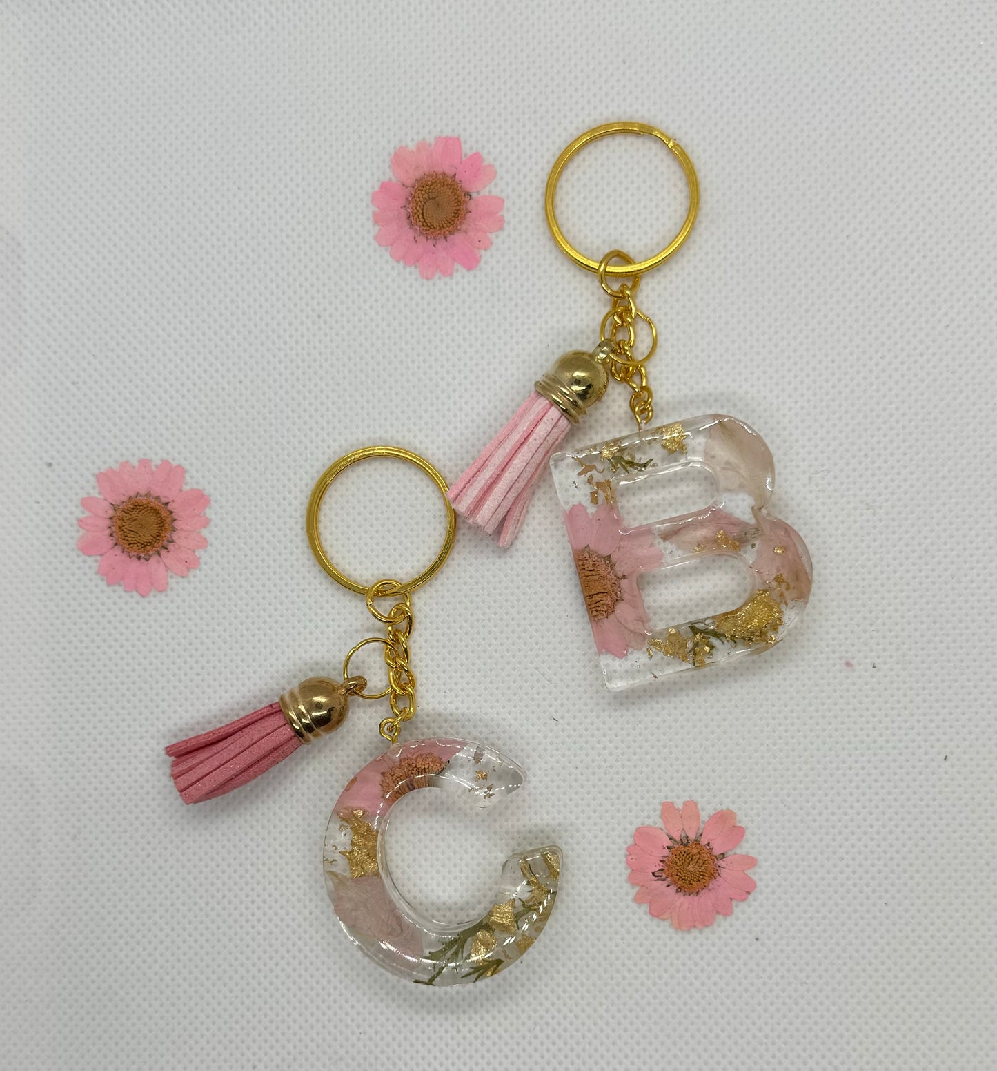 🔑 Porte-Clés Lettre en Résine Époxy - Fleurs Séchées 🌸