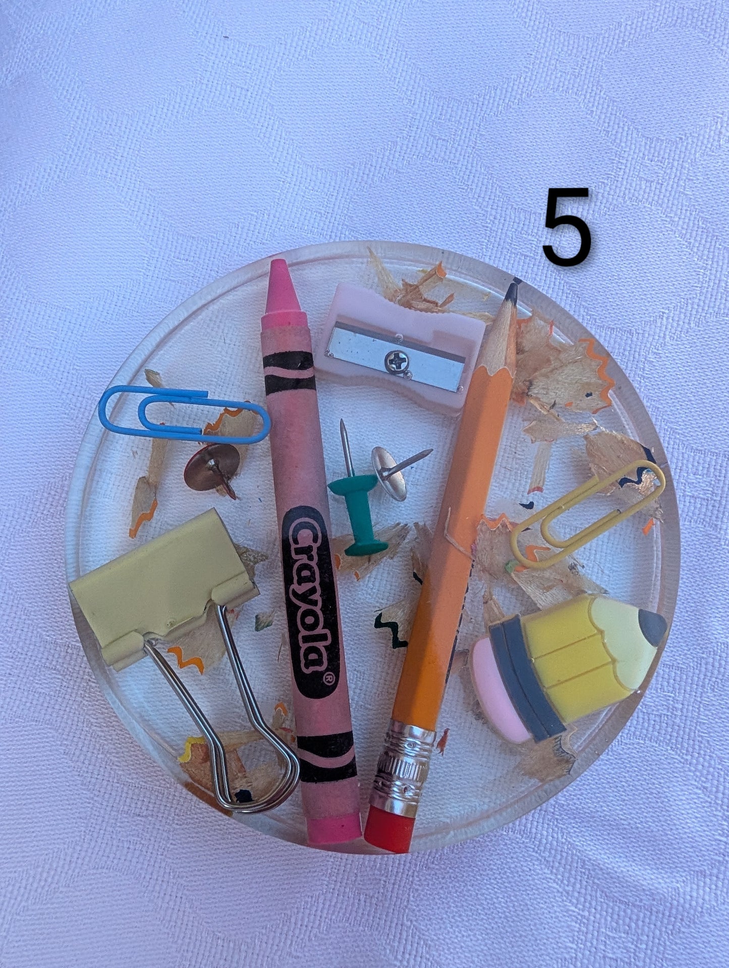 Cadeau maîtresse personnalisé – Création artisanale en résine thème école