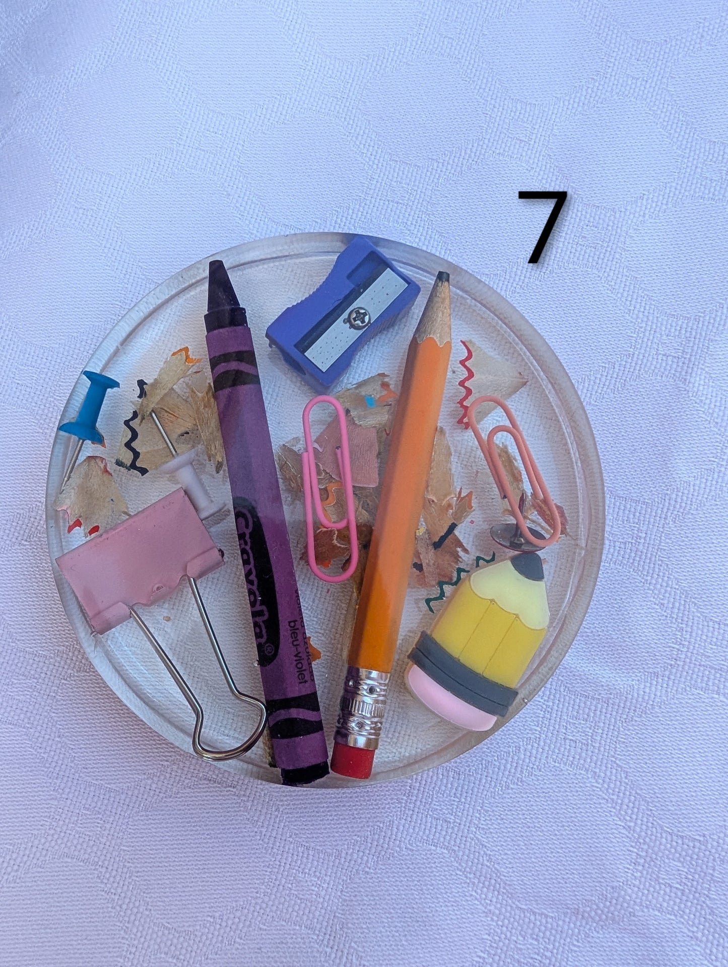 Cadeau maîtresse personnalisé – Création artisanale en résine thème école
